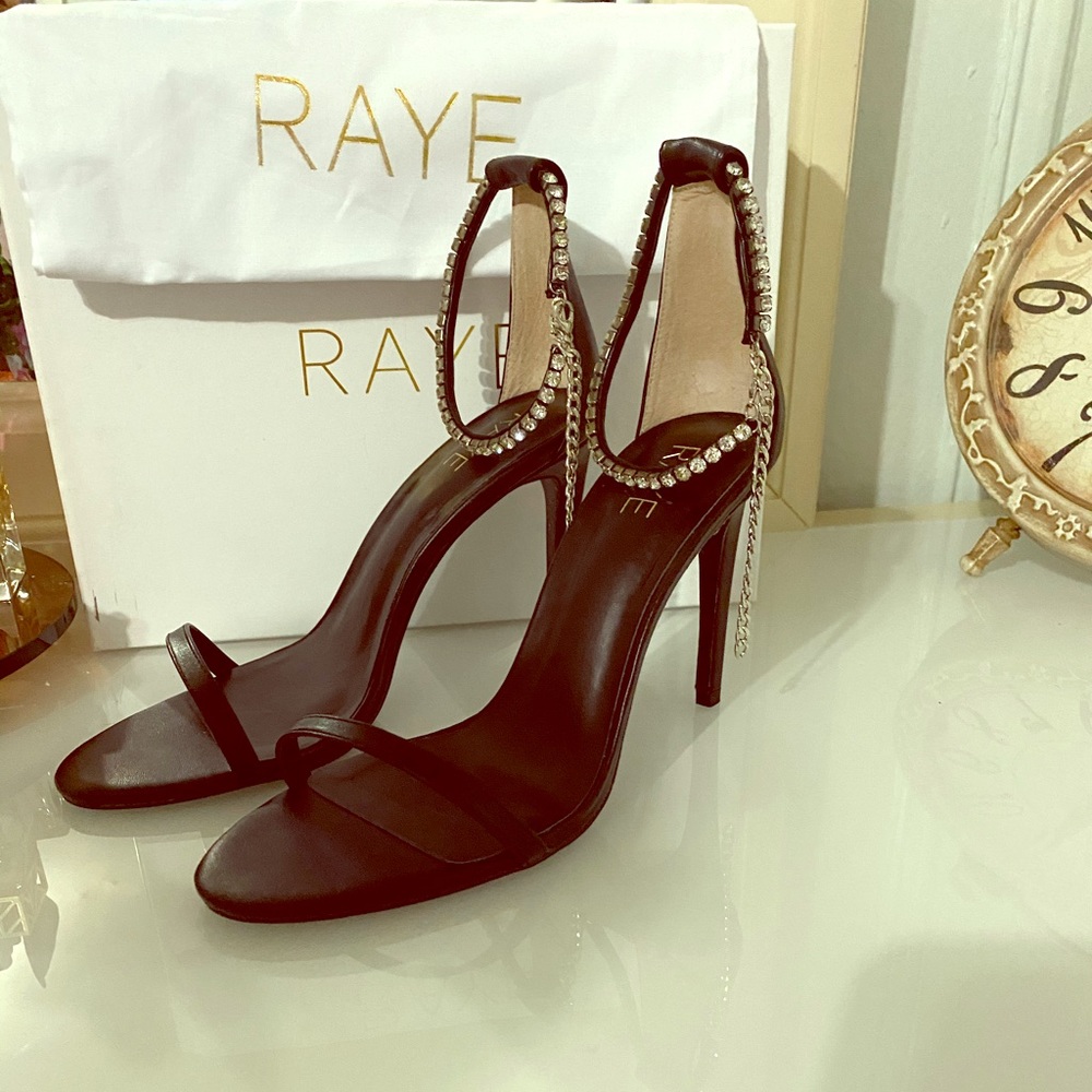 Raye Nissa Heel.